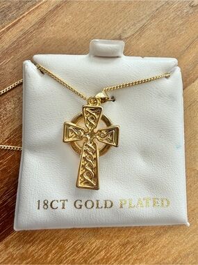 Vintage Solvar Celtic Cross Necklace 18K Gold Plated Irish Knot 18in Chain NOS